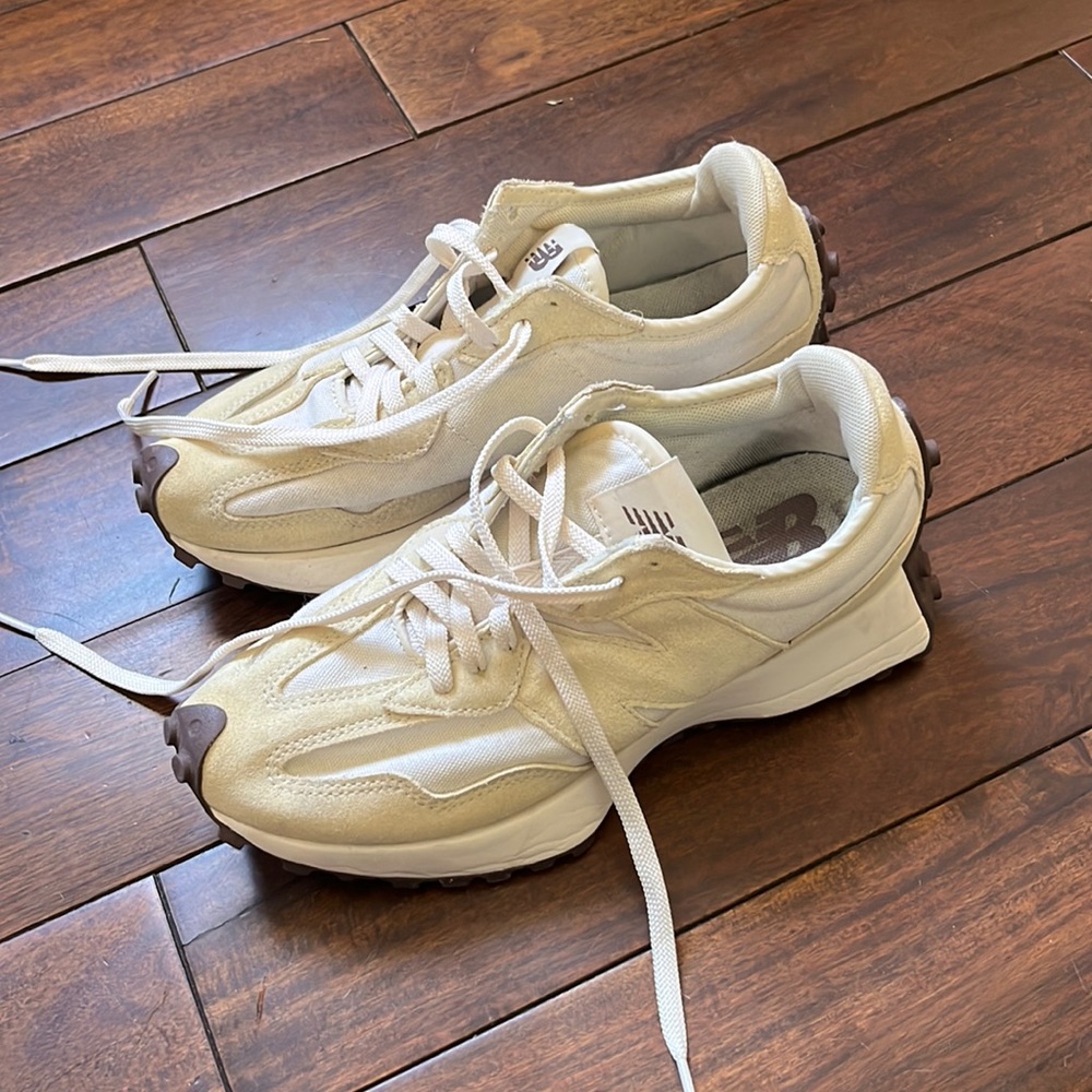 New Balance 327